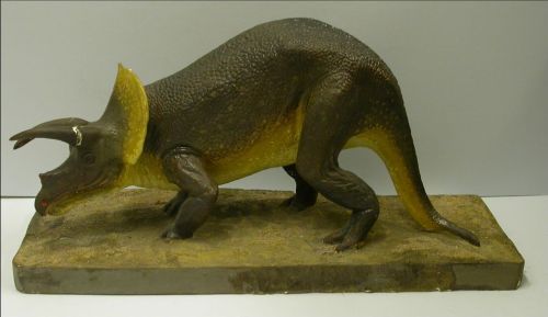 Stegosaurus model in plaster of paris. Image courtesy of the Hunterian Museum and Art Gallery.